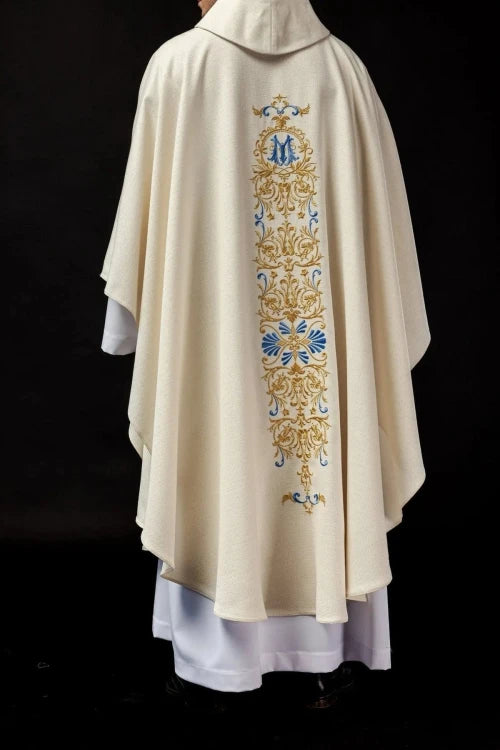 Ecru Chasuble with beaded decoration on glossy fabric — collar detail