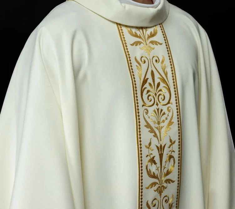 Ecru Chasuble with decorative embroidered band — decoration detail