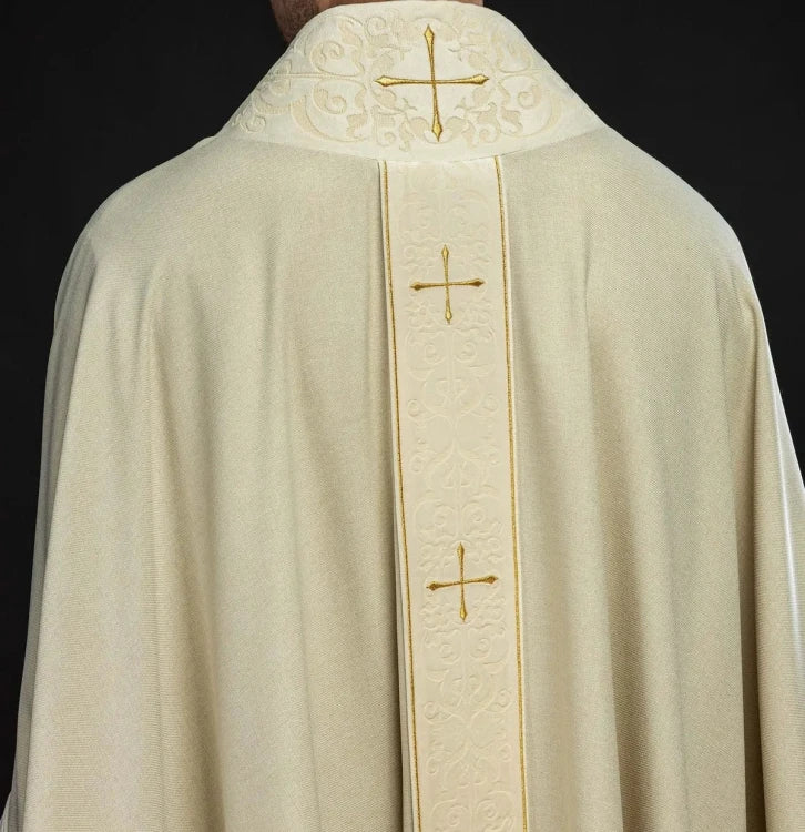 Ecru Chasuble with embroidered band and cross-decorated collar — gallery view 11