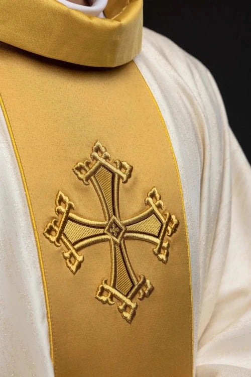 Ecru Chasuble with embroidered band with cross motif – Variant II — decoration detail
