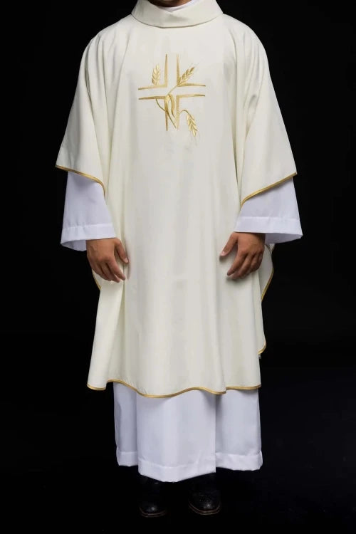 Ecru Chasuble with embroidered cross – Variant III — full view