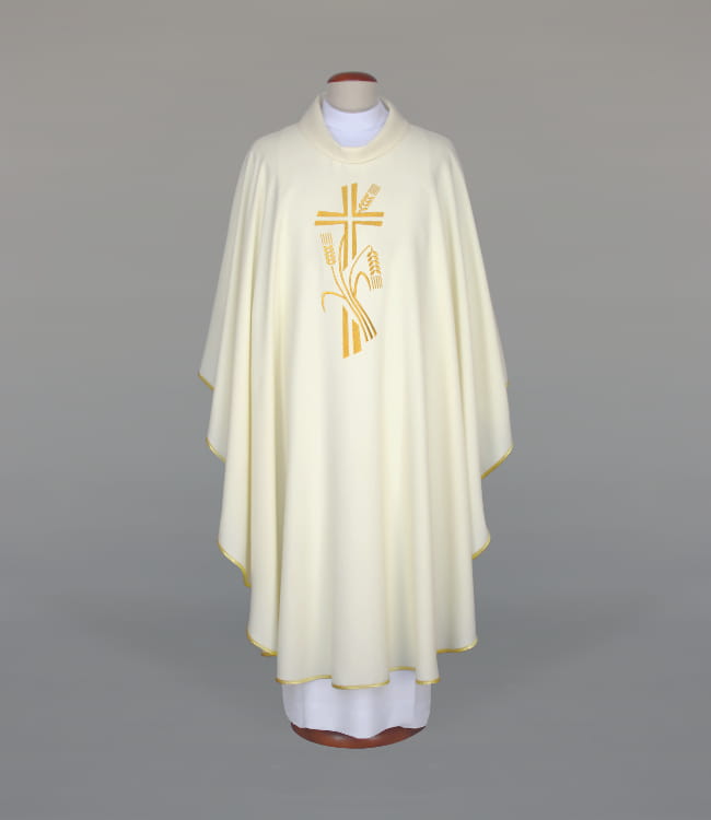 Ecru Chasuble with embroidered decoration – Variant III — front view
