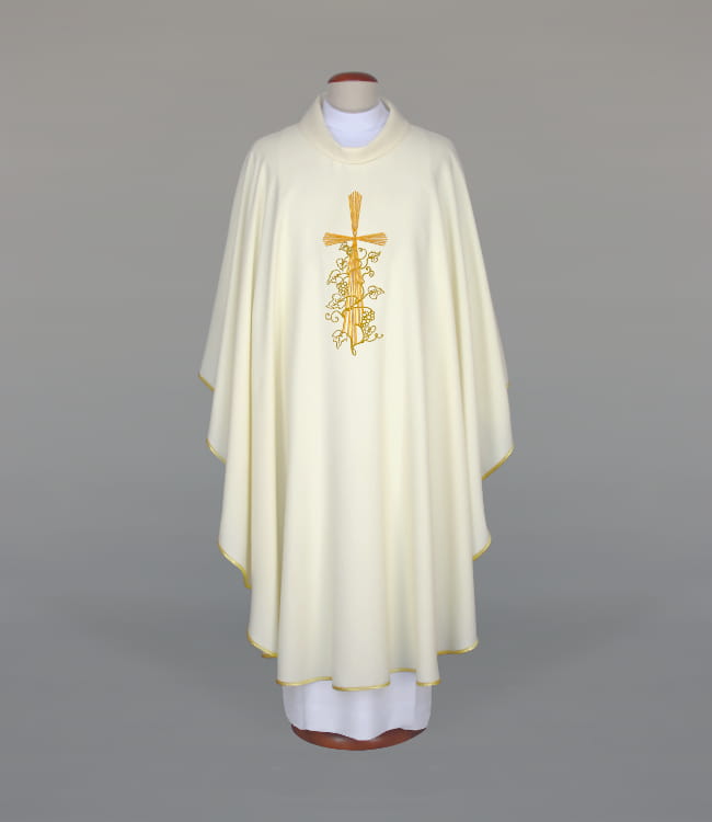 Ecru Chasuble with embroidered decoration – Variant IX — front view