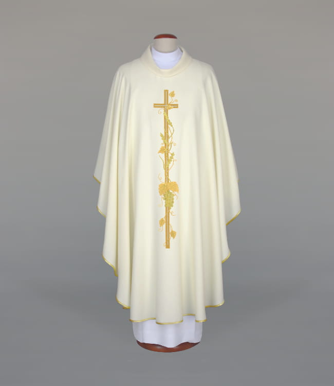 Ecru Chasuble with embroidered decoration – Variant V — front view