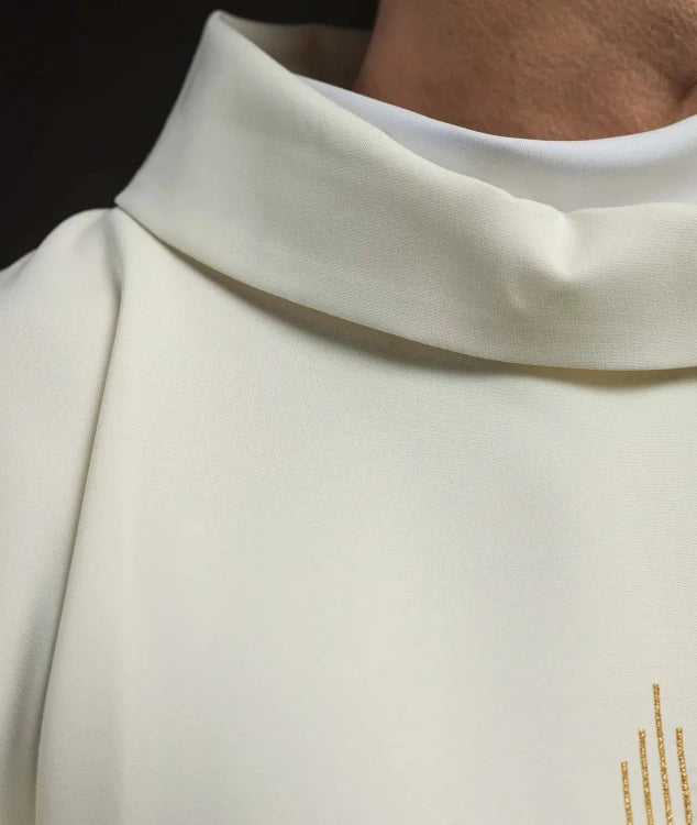 Ecru Chasuble with embroidered IHS monogram – Variant II — close-up detail