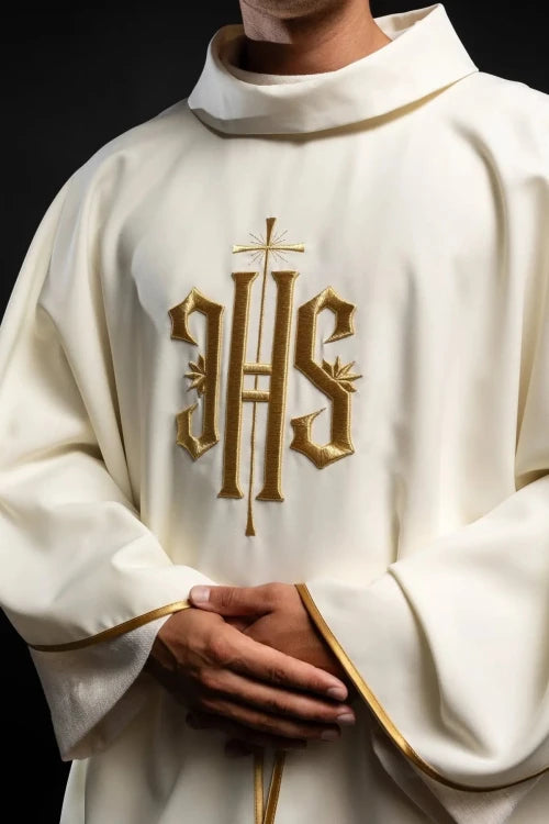Ecru Chasuble with embroidered IHS monogram – Variant III — decoration detail