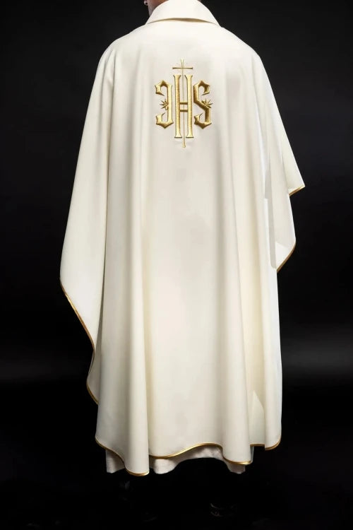 Ecru Chasuble with embroidered IHS monogram – Variant III — close-up detail