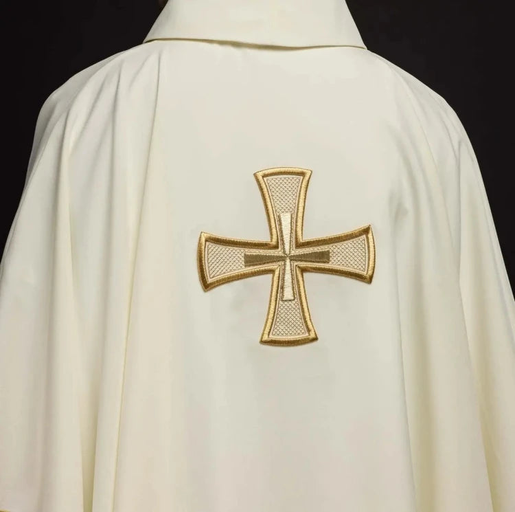 Ecru Chasuble with embroidered IHS monogram – Variant V — close-up detail