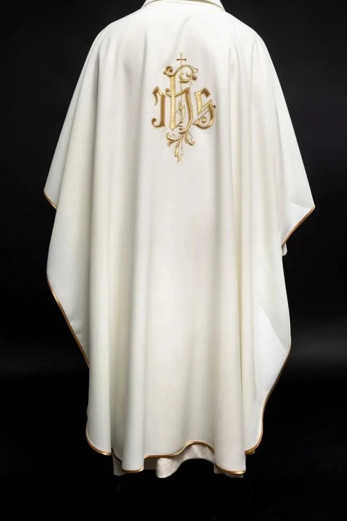 Ecru Chasuble with embroidered IHS monogram – Variant VI — close-up detail