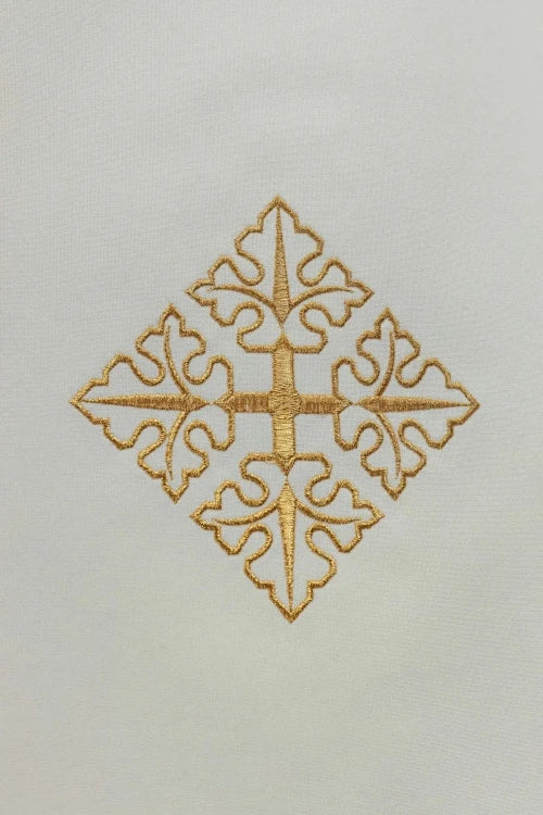 Ecru Chasuble with embroidered image of the Divine Mercy – Variant Italian — vestment detail