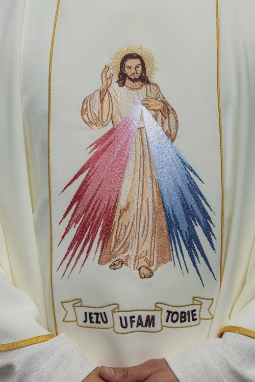 Ecru Chasuble with embroidered image of the Divine Mercy – Variant Italian — additional view