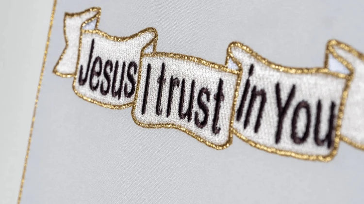 Ecru Chasuble with embroidered image of the Divine Mercy – Variant Italian — gallery view 12