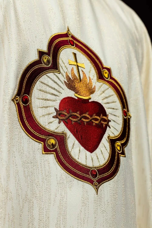 Ecru Chasuble with embroidered Sacred Heart and Eucharistic chalice — decoration detail