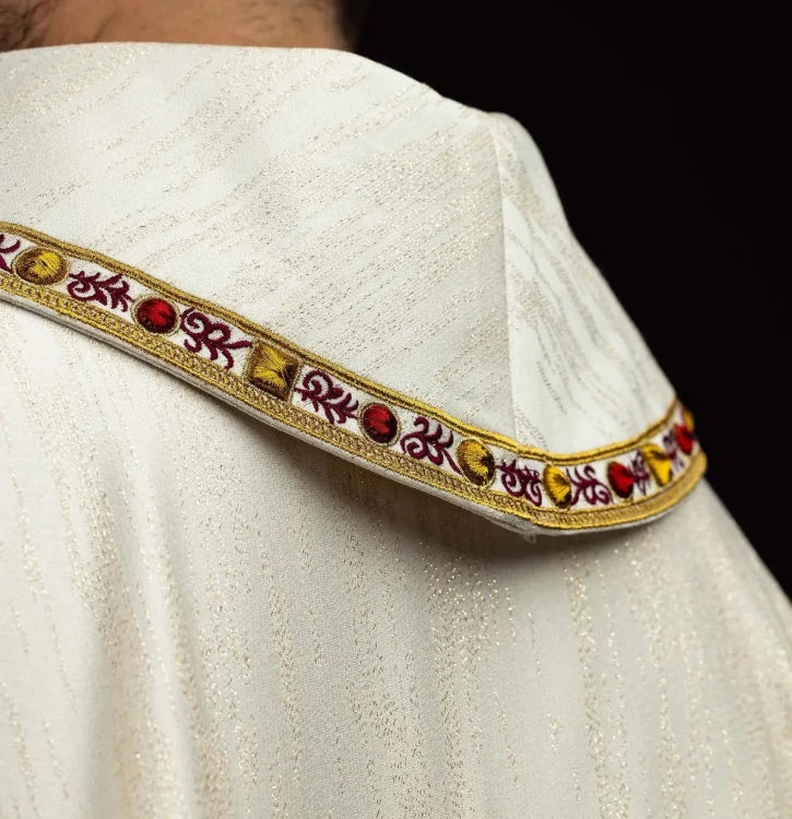 Ecru Chasuble with embroidered Sacred Heart and Eucharistic chalice — side view
