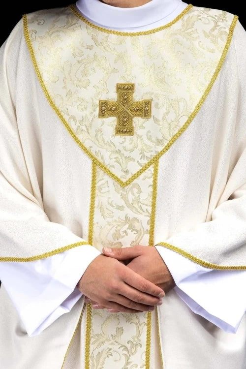 Ecru Chasuble with gold cross and jacquard fabric — front view