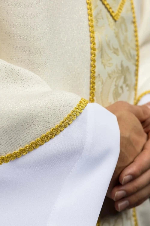 Ecru Chasuble with gold cross and jacquard fabric — back view