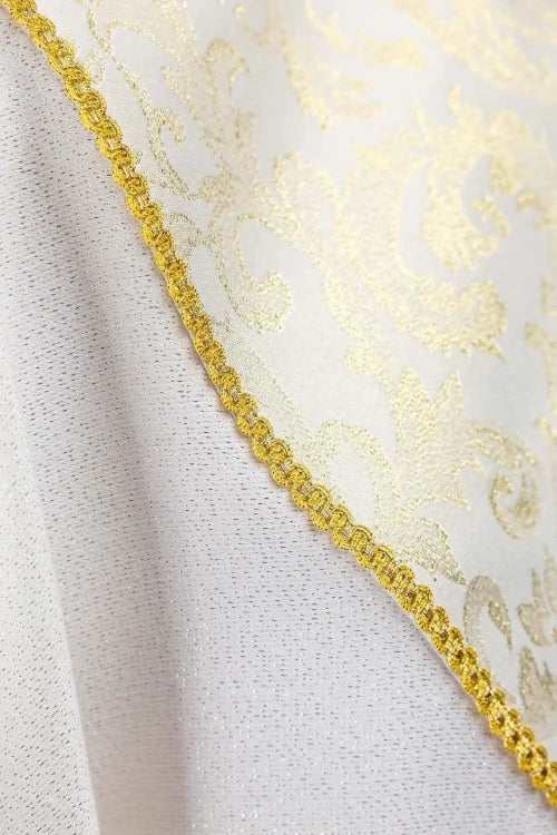 Ecru Chasuble with gold cross and jacquard fabric — close-up detail