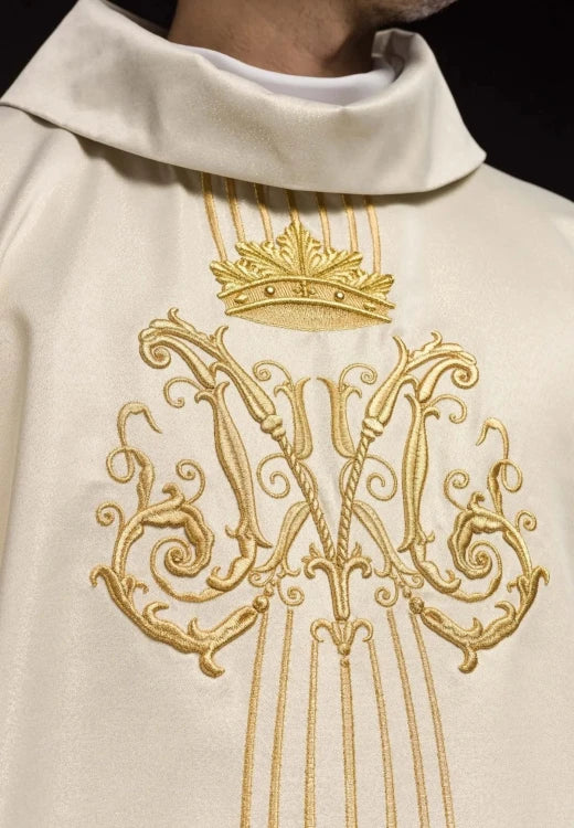 Ecru Chasuble with hand-applied Marian decoration with natural stones — decoration detail