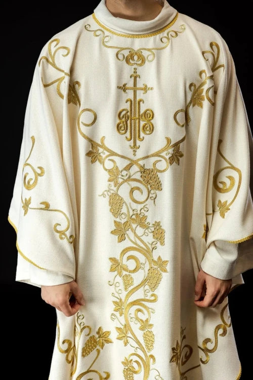 Ecru Chasuble with IHS, grapes and wheat embroidery — decoration detail