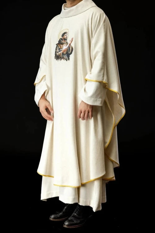 Ecru Chasuble with image of Saint Francis — fabric detail