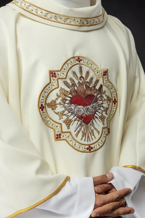 Ecru Chasuble with image of the Immaculate Heart of Mary – Variant II — front view