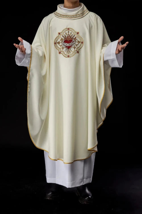 Ecru Chasuble with image of the Immaculate Heart of Mary – Variant II — full view