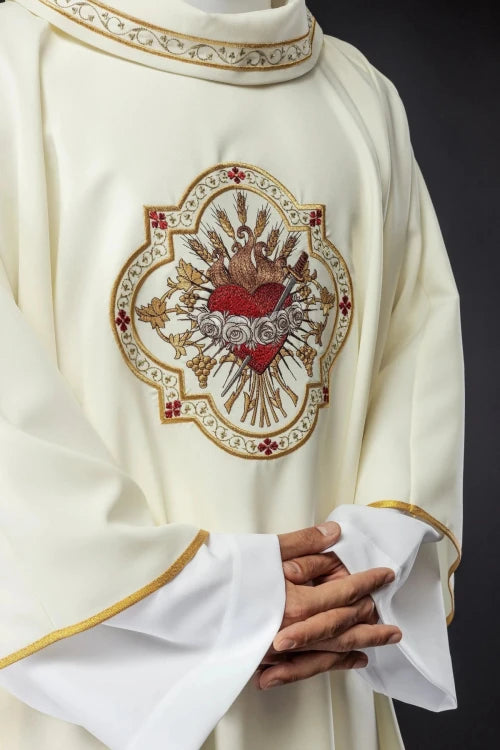 Ecru Chasuble with image of the Immaculate Heart of Mary – Variant II — decoration detail