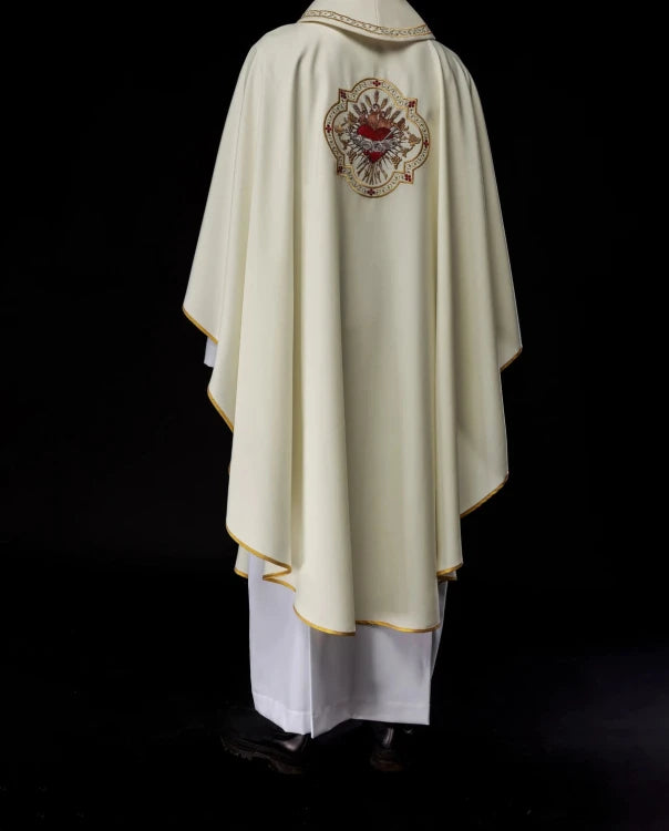 Ecru Chasuble with image of the Immaculate Heart of Mary – Variant II — collar detail