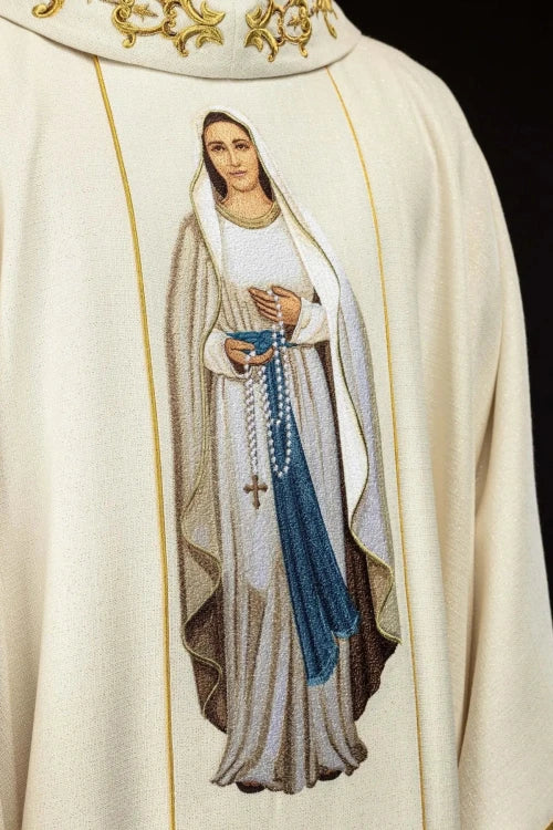 Ecru Chasuble with Marian embroidery — decoration detail