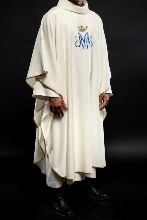 Ecru Chasuble with Marian embroidery – Variant II — close-up detail