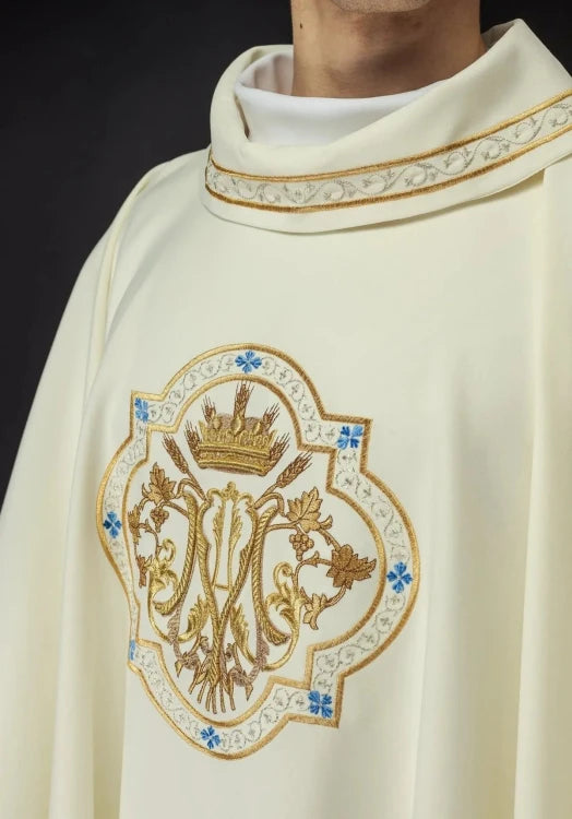 Ecru Chasuble with Marian embroidery – Variant III — decoration detail