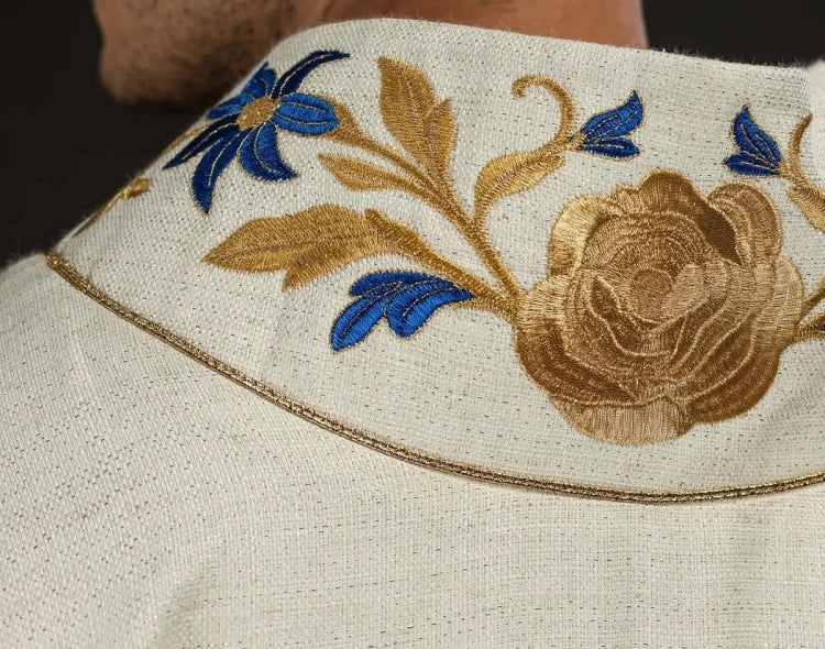 Ecru Chasuble with Marian embroidery – Variant IV — close-up detail