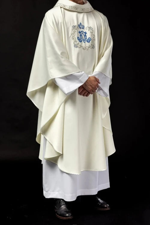 Ecru Chasuble with Marian embroidery – Variant V — collar detail