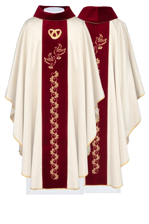 Ecru Chasuble with red velvet band for wedding liturgies — full view