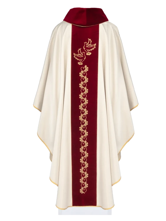 Ecru Chasuble with red velvet band for wedding liturgies — close-up detail