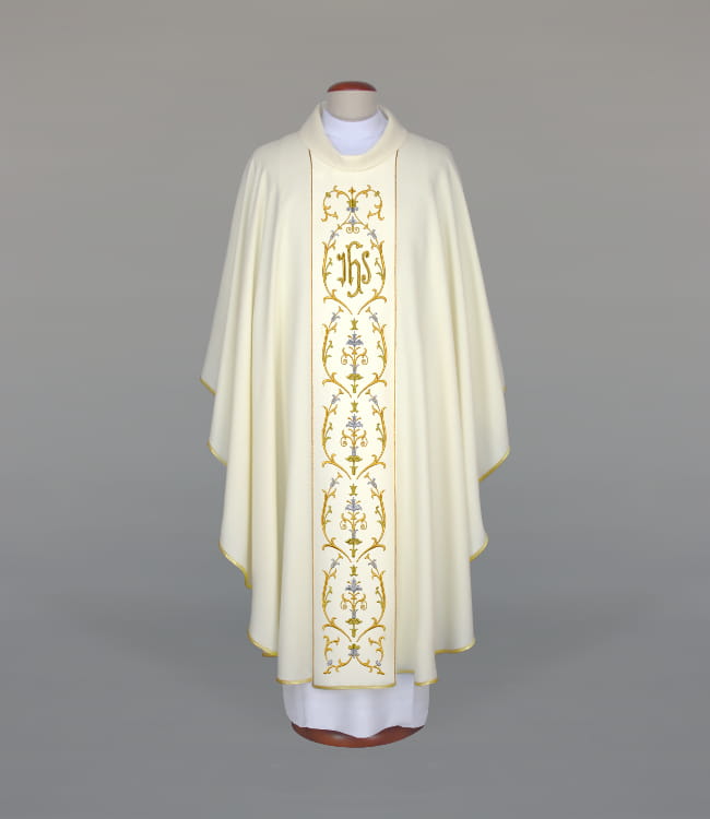 Ecru Chasuble with rich embroidery – Variant II — front view
