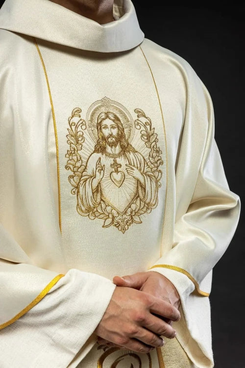 Ecru Chasuble with Sacred Heart of Jesus embroidery — decoration detail