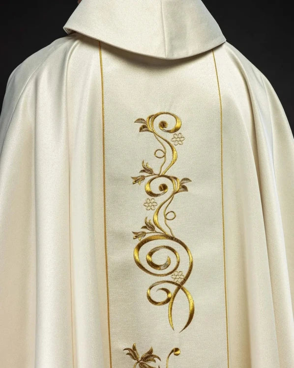 Ecru Chasuble with Sacred Heart of Jesus embroidery — close-up detail