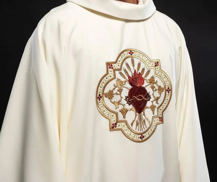 Ecru Chasuble with embroidered Sacred Heart and Eucharistic chalice — collar detail