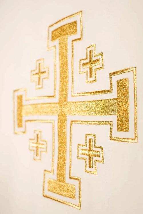 Ecru Chasuble with embroidered cross – Variant VI — decoration detail