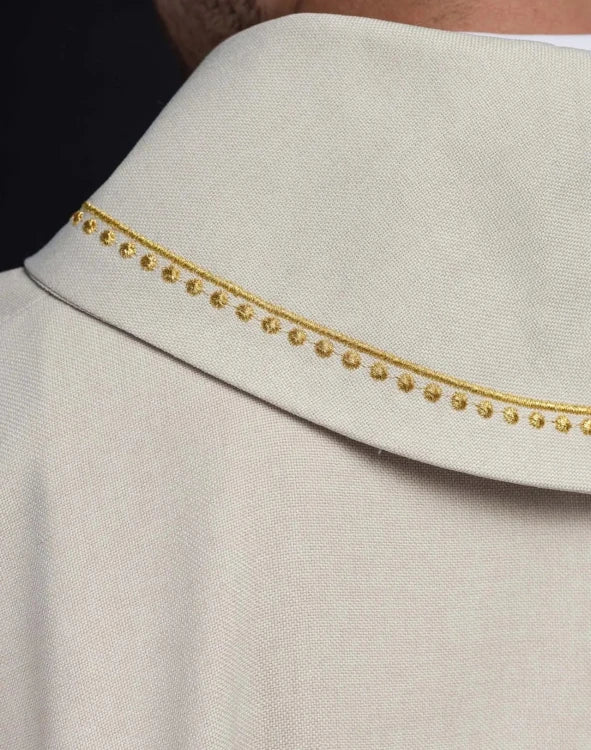 Ecru Chasuble with embroidered cross – Variant VIII — close-up detail