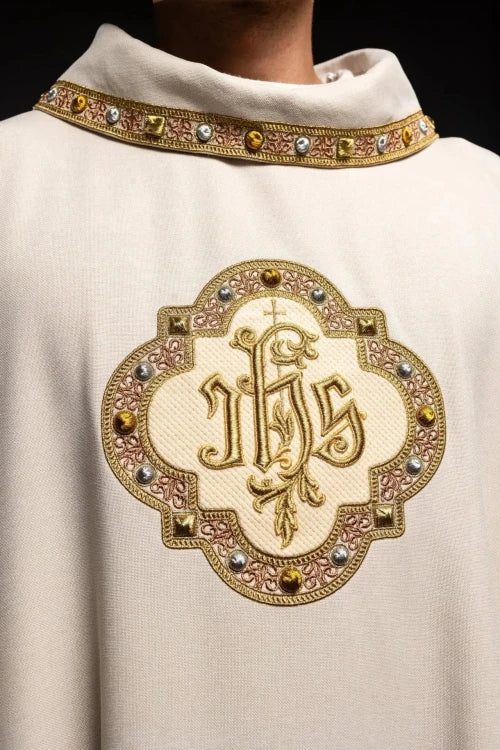 Ecru Chasuble with embroidered band with IHS monogram – Variant III — decoration detail