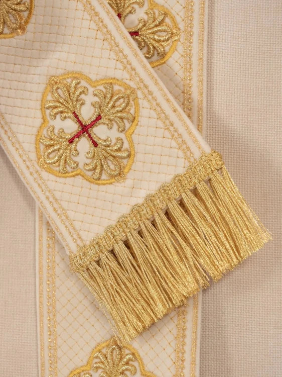 Ecru Chasuble with embroidered band with cross motif – Variant V — close-up detail