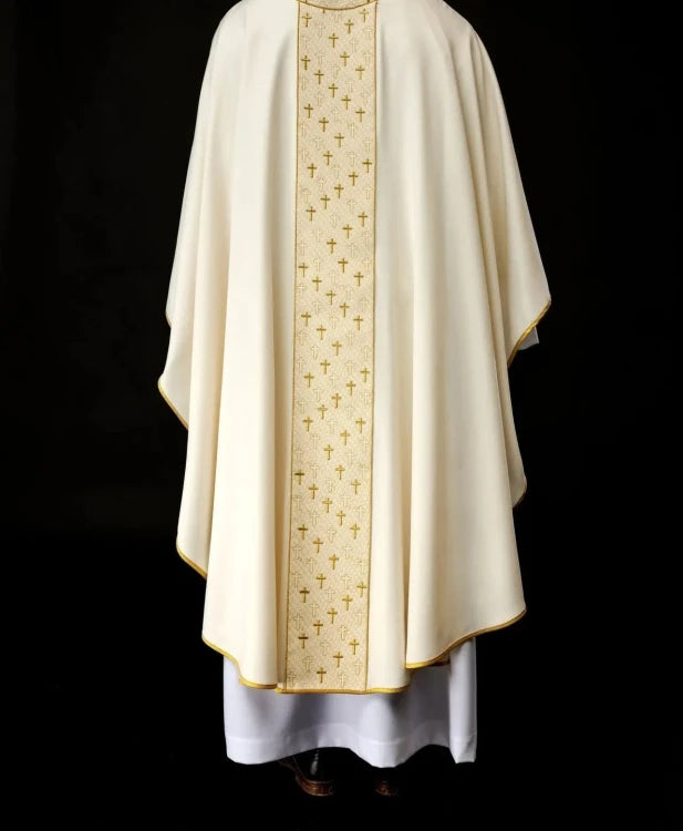 Ecru Chasuble with embroidered band with cross motifs — collar detail