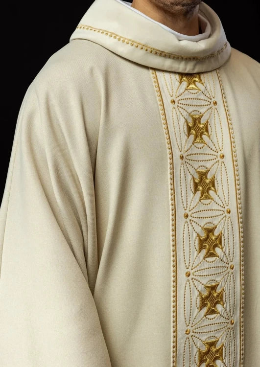 Ecru Chasuble with embroidered band with cross motifs – Variant II — decoration detail