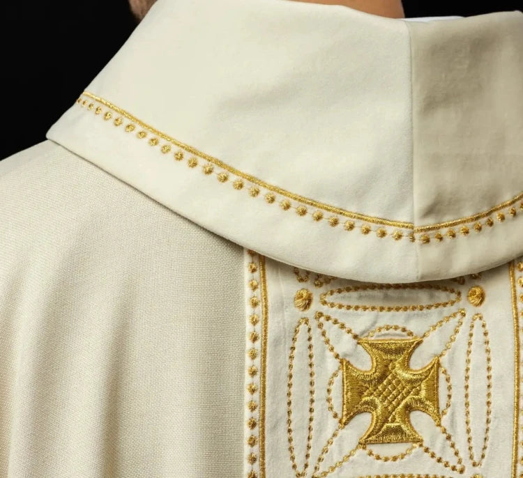Ecru Chasuble with embroidered band with cross motifs – Variant II — close-up detail