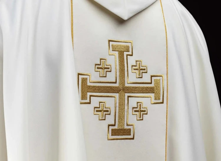 Ecru Chasuble with embroidered band with Jerusalem crosses — close-up detail