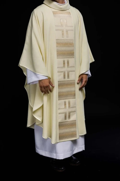 Ecru Chasuble with embroidered crosses – Variant II — full view