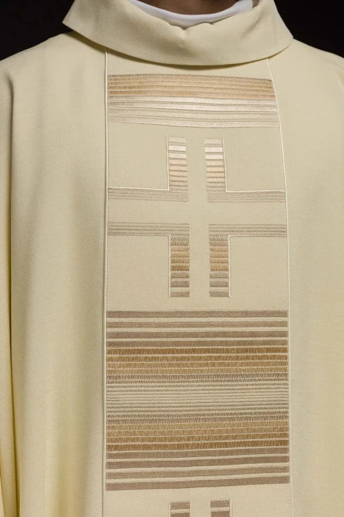 Ecru Chasuble with embroidered crosses – Variant II — decoration detail