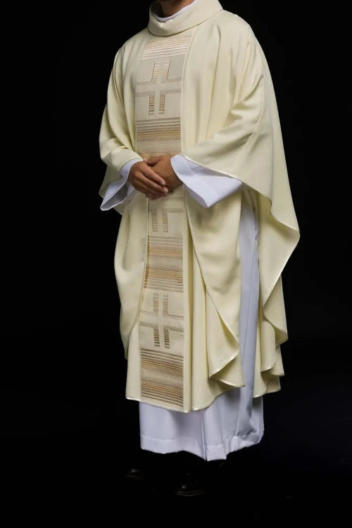 Ecru Chasuble with embroidered crosses – Variant II — fabric detail